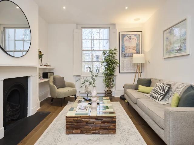 Apartment at Meeting House Lane, Greater London