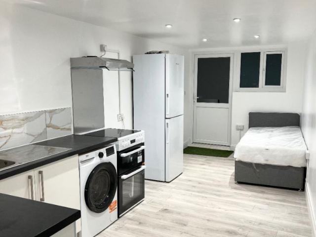 Apartment at Salt Hill Way, Slough