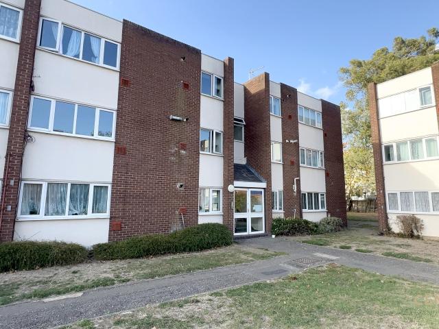 Apartment at Sandown Close, Greater London