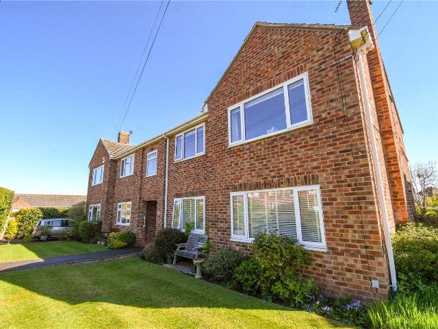 Apartment at Sandstone Drive, Hoylake