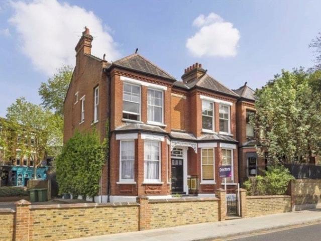 Apartment at Sandycombe Road, Greater London