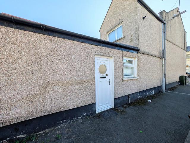 Apartment at Scard Street, Newport