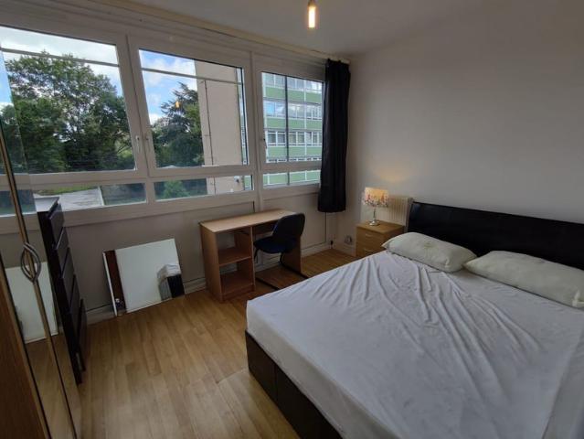 Apartment at Service Road 1, Greater London