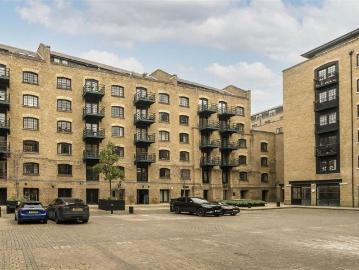 Apartment at Shad Thames, Greater London