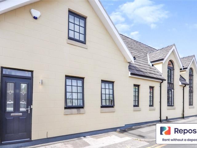 Apartment at Shaw Road South, Hazel Grove