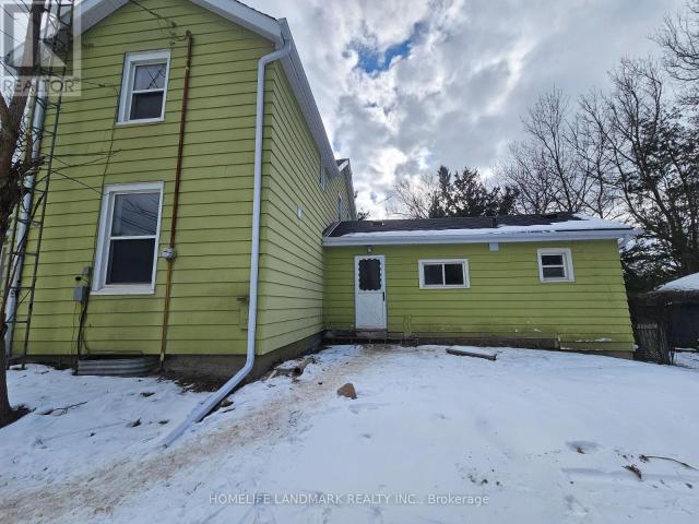 apartment at SIDE UNIT FACING NORTH 18852 LESLIE STREET, East Gwillimbury, Ontario, L0G1V0