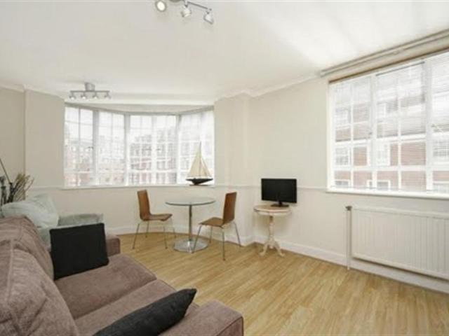 Apartment at Sloane Avenue, Greater London