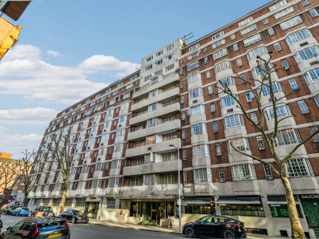 Apartment at Sloane Avenue, Greater London