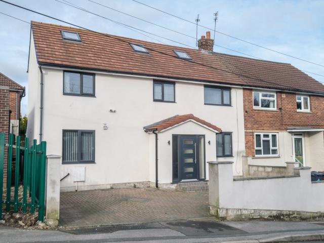 Apartment at Springbank Crescent, Leeds