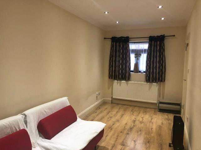Apartment at Springfield Gardens, Greater London