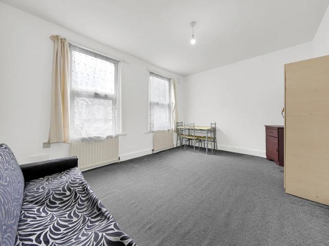 Apartment at Springfield Road, Greater London