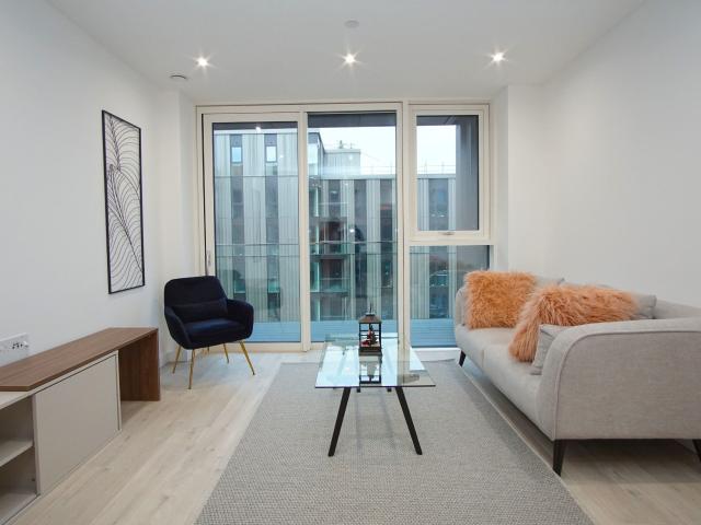 Apartment at Springpark Drive, Greater London