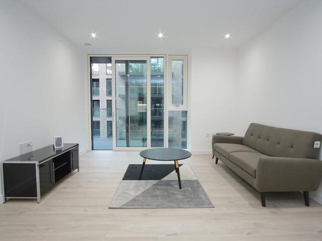 Apartment at Springpark Drive, Greater London