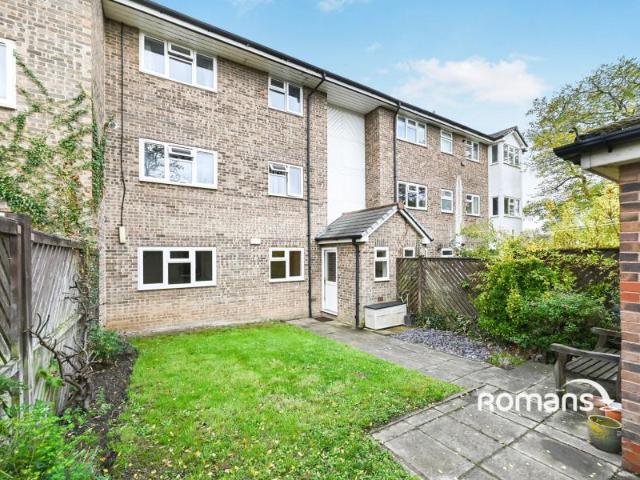 Apartment at St Andrews, Bracknell