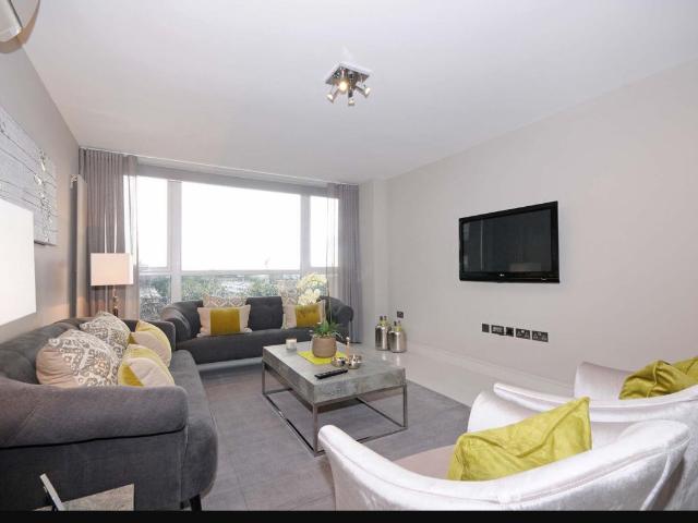 Apartment at St John's Wood Park, Greater London