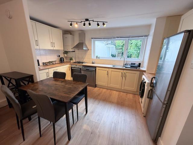 Apartment at St James's Lane, Greater London