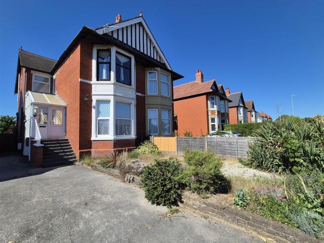Apartment at St Leonard's Road West, Saint Anne's on the Sea