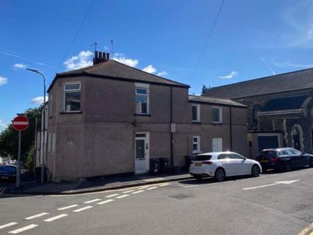 Apartment at St. Mary Street, Newport