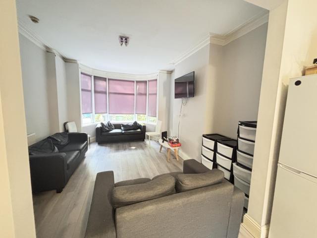 Apartment at St. Michael's Crescent, Leeds