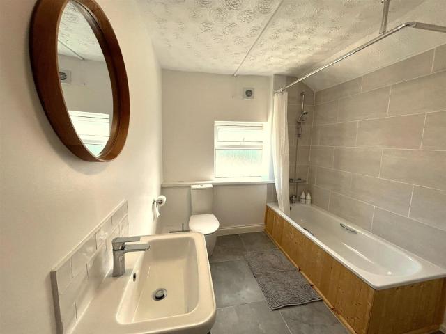 Apartment at St. Michael's Avenue, Pontypridd