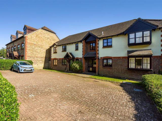 Apartment at Woodlands Lane, Chichester
