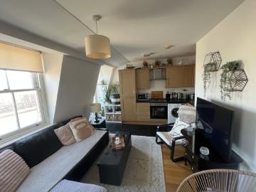 Apartment at Stamford Road, Greater London