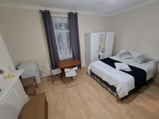 Apartment at Stanley Gardens, Greater London