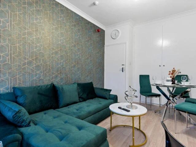 Apartment at Stanthorpe Road, Greater London