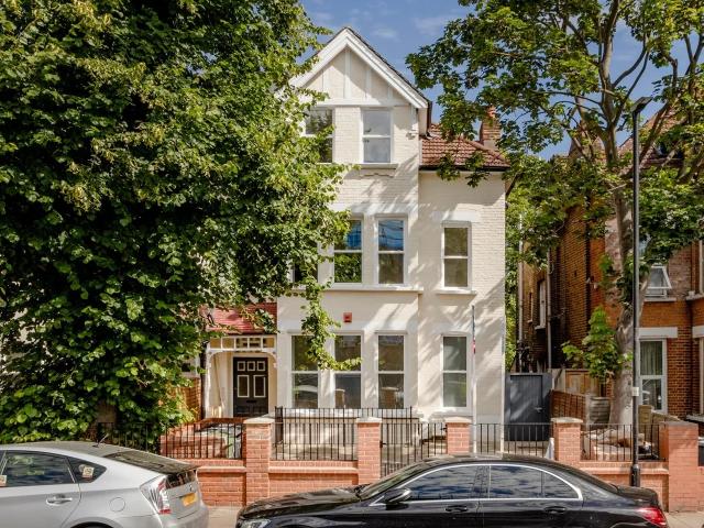 Apartment at Stanthorpe Road, Greater London