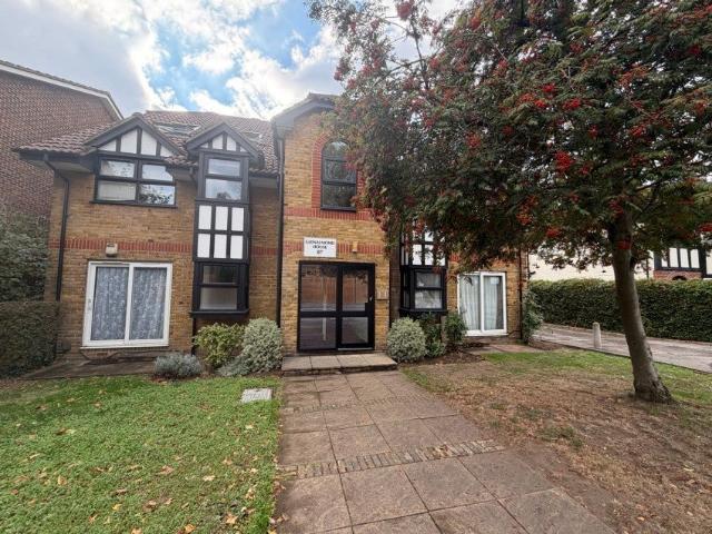 Apartment at Stanwell Road, Borough of Spelthorne