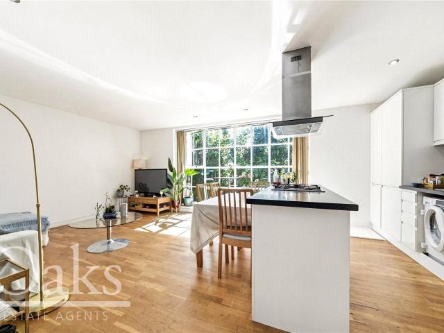 Apartment at Station Rise, Greater London