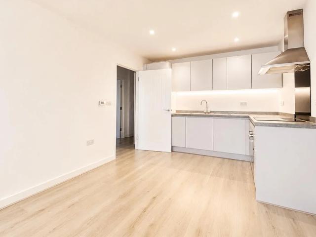 Apartment at Station Road, Borough of Spelthorne