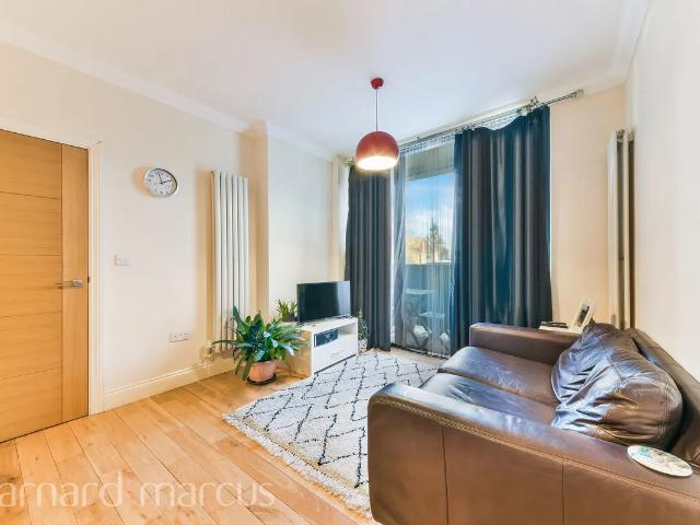 Apartment at Station Road, Greater London
