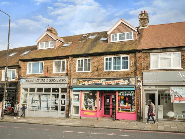 Apartment at Station Road, Greater London