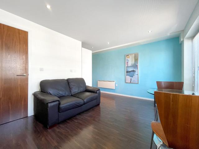 Apartment at Station Road, Leeds