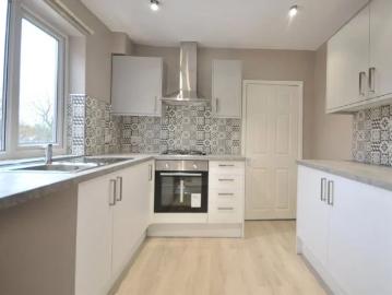 Flat to rent in North East - Parking