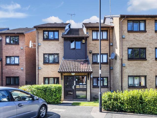 Apartment at Sterling Way, Greater London