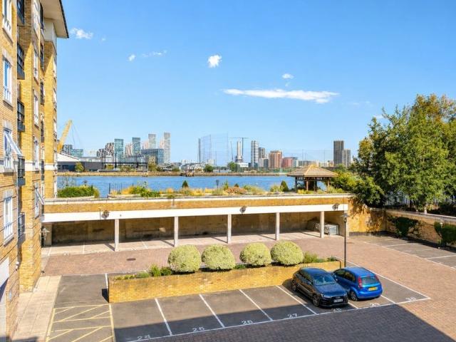 Apartment at Stewart Street, Greater London