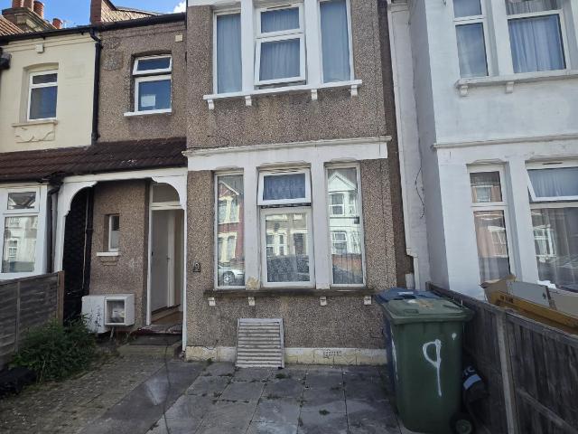 Apartment at Stirling Road, Greater London