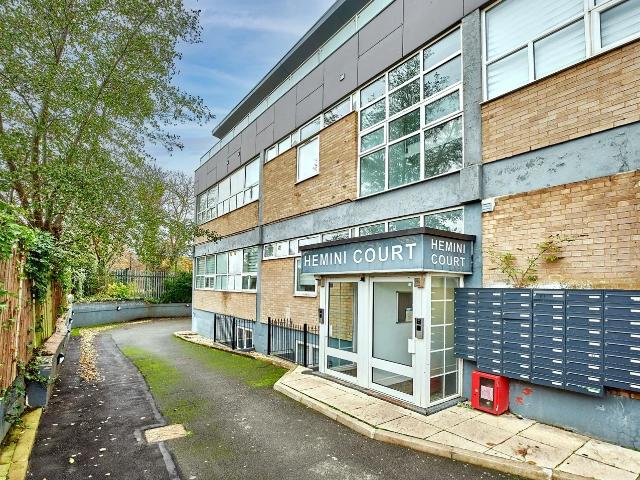 Apartment at Stirling Way, Hertsmere