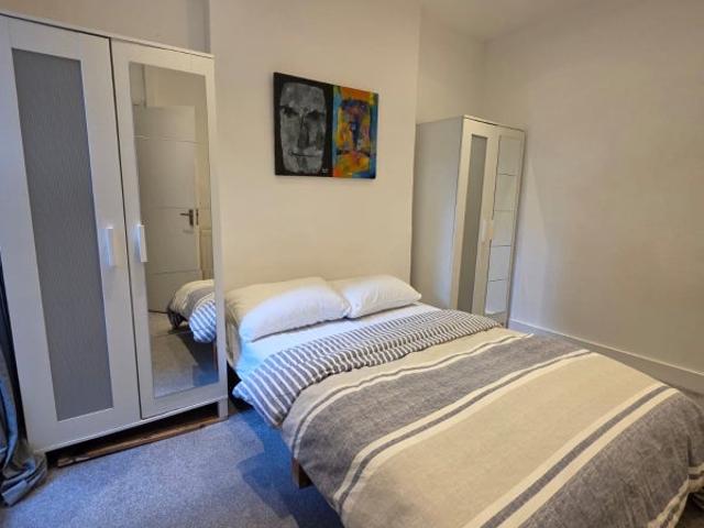 Apartment at Stockwell Green, Greater London