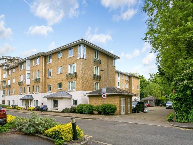Apartment at Strand Drive, Greater London