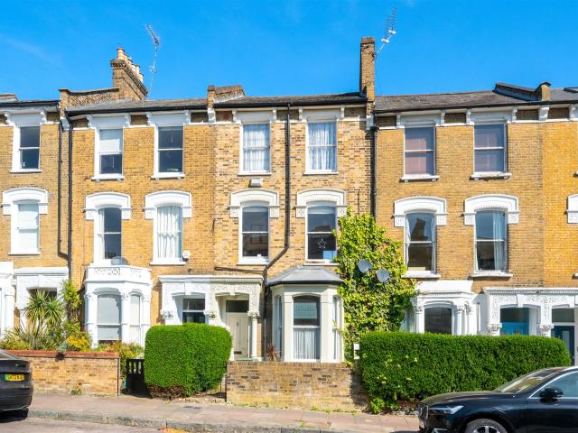 Apartment at Stradbroke Road, Greater London