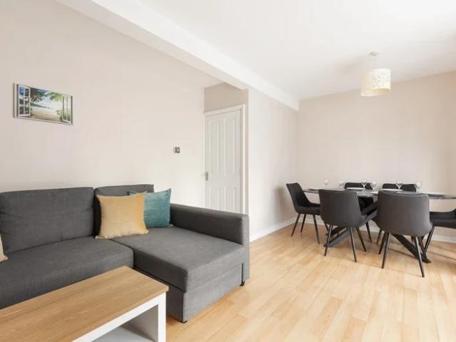 Apartment at Strathan Close, Greater London