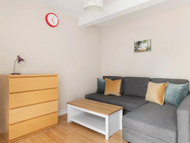 Apartment at Strathan Close, Greater London