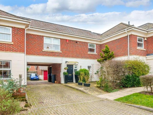 Apartment at Strawberry Court, Deepcut