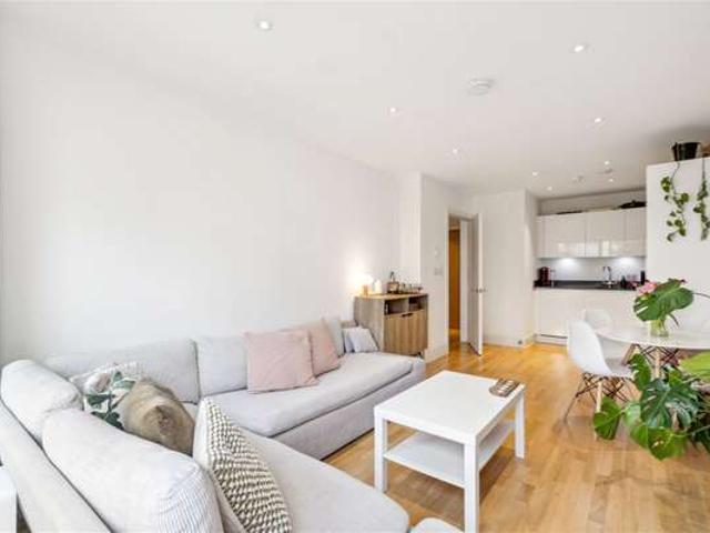 Apartment at Streatham High Road, Greater London