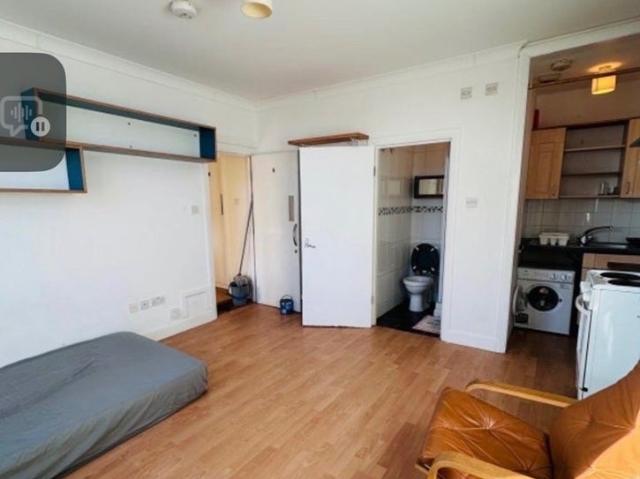 Apartment at Stroud Green Road, Greater London