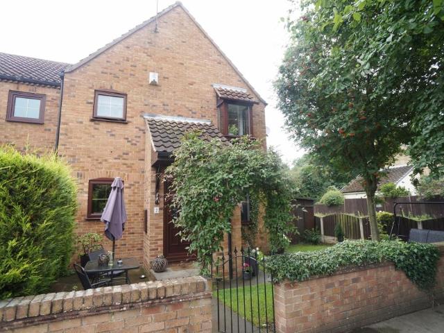 Apartment at Summerfield Drive, Leeds