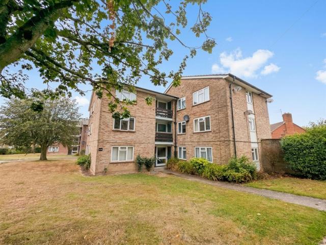 Apartment at Swann Way, Horsham